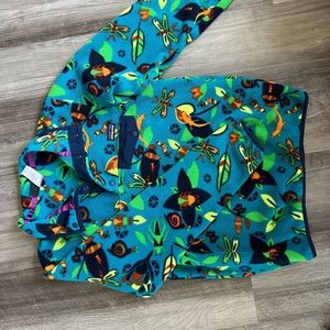 Patagonia XS pull over with three buttons.